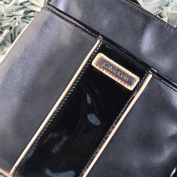 Calvin Klein - Black Crossbody Bag - Picture 3 of 8